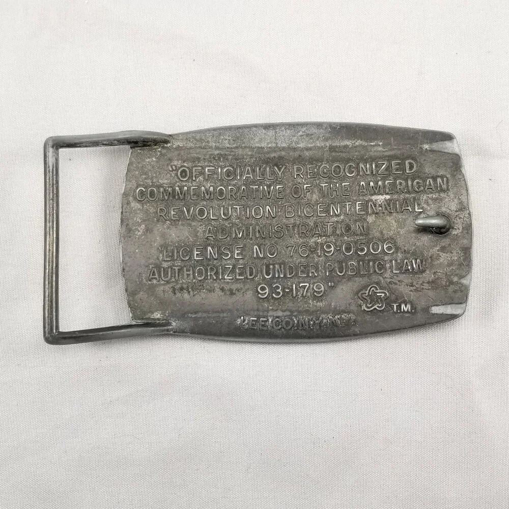 Belt Buckle 1976 American Revolution Bicentennial 1776 - 1976 Dull Silver‎ Color